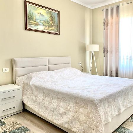 Syzo Apartments Pogradec Esterno foto